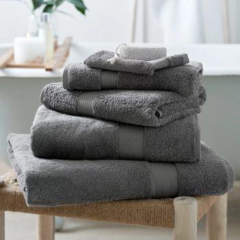 White company 2024 bath towels